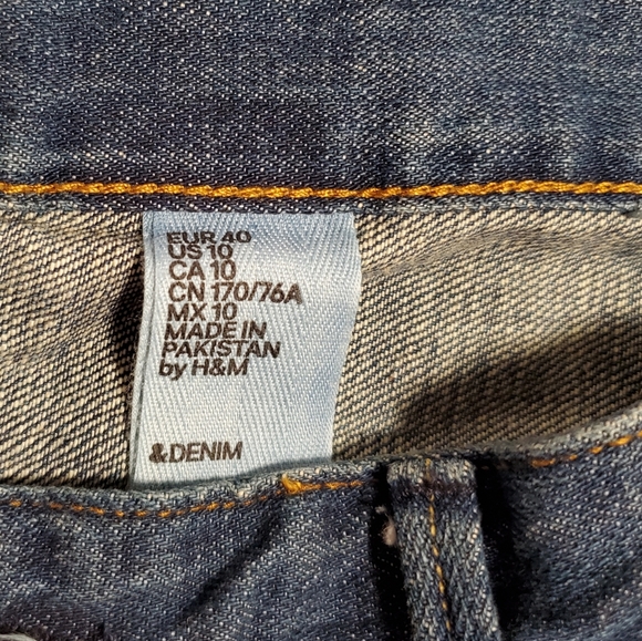 H&M Denim Shorts Distressed Size 10 100% Cotton - Picture 6 of 6